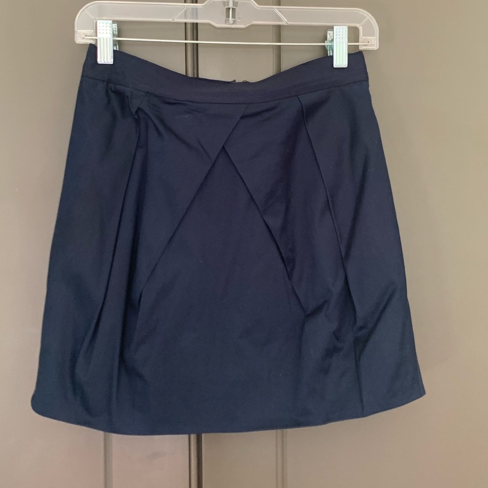 Navy W’s Size 2 Skirt with Pockets